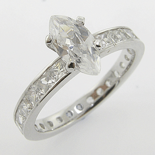 Stunning 925 Sterling Silver White Cubic Zirconia Ring Size 9